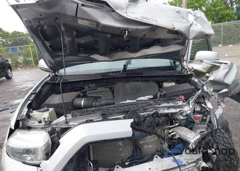 2020 Toyota Tacoma Trd Off-Road z USA, uszkodzony, nr VIN 5TFCZ5AN0LX230854